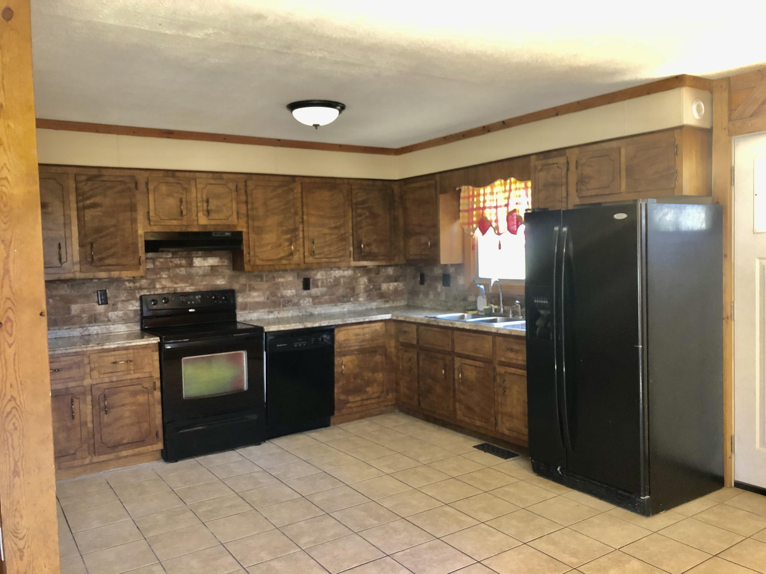 802 Henson Road Bristol, TN 37620 - Photo 19 of 37 8BEA9806-66BA-445D-BA66-91C570612496