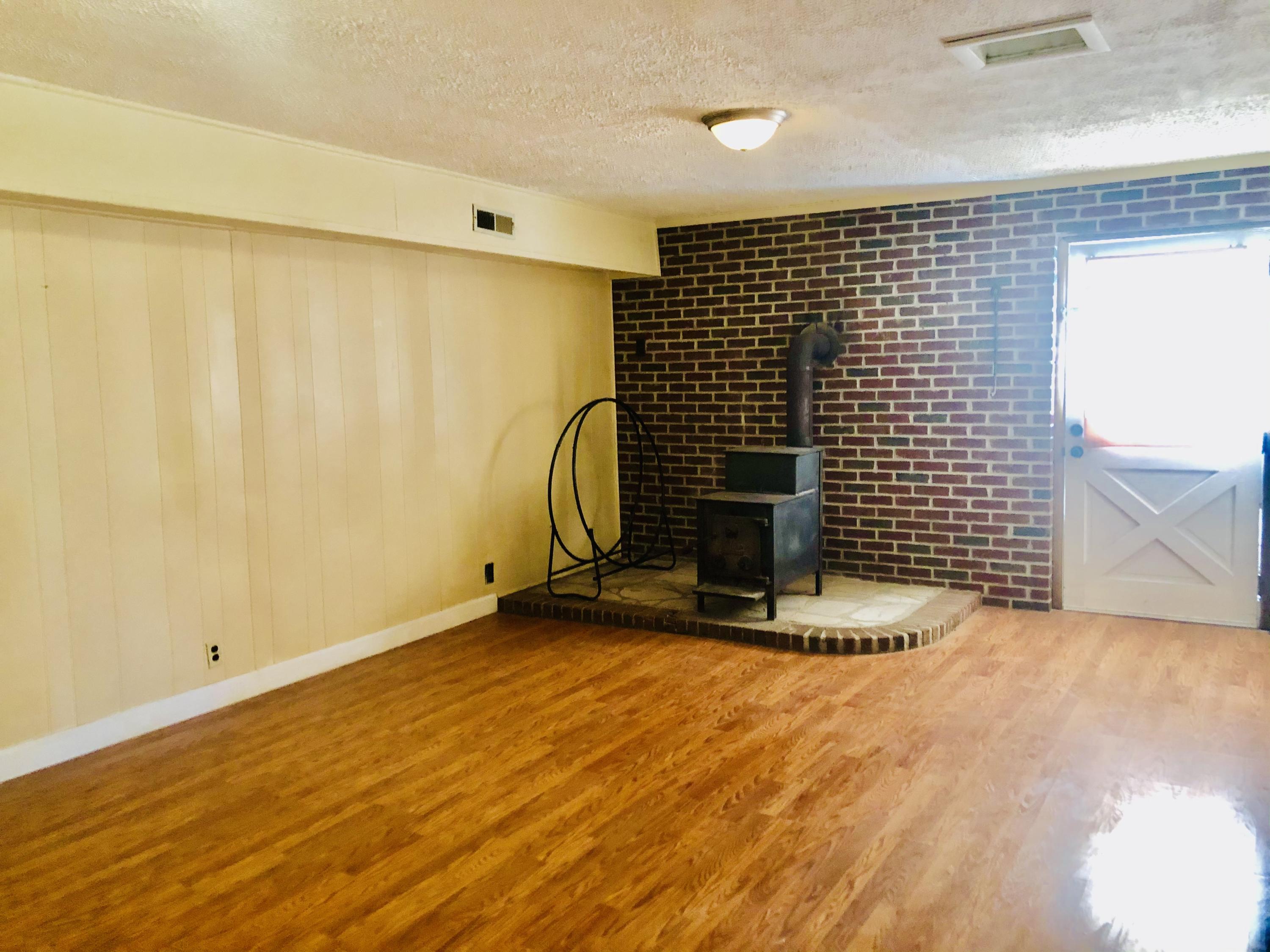 802 Henson Road Bristol, TN 37620 - Photo 21 of 37 991EDB04-1136-4209-BFE6-9F809BDE2AE7