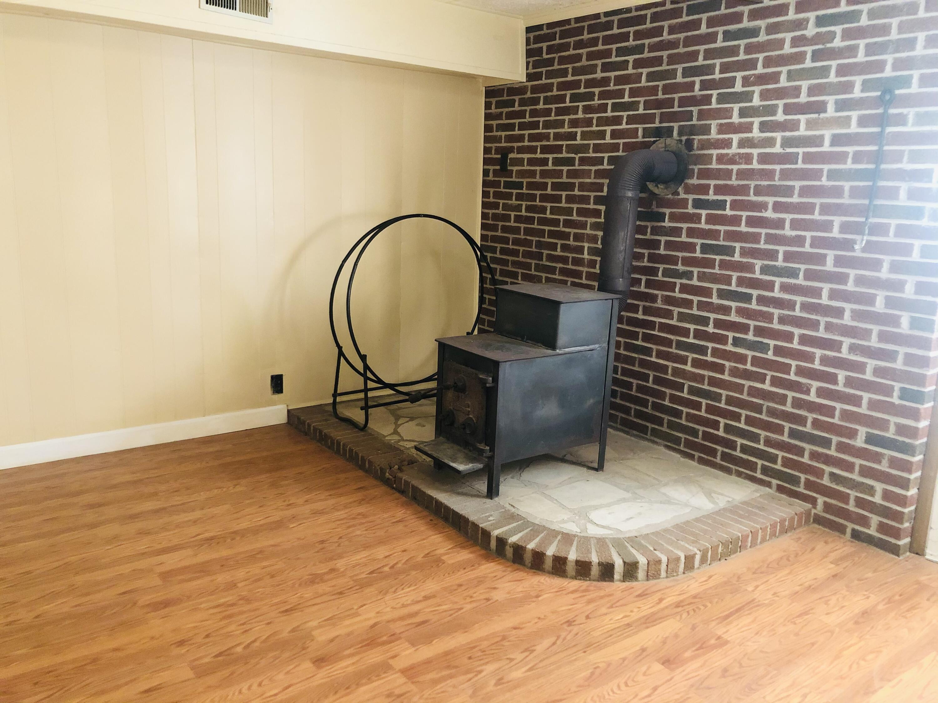 802 Henson Road Bristol, TN 37620 - Photo 22 of 37 929286BF-5A82-4909-9775-DAA5F8F8BE78