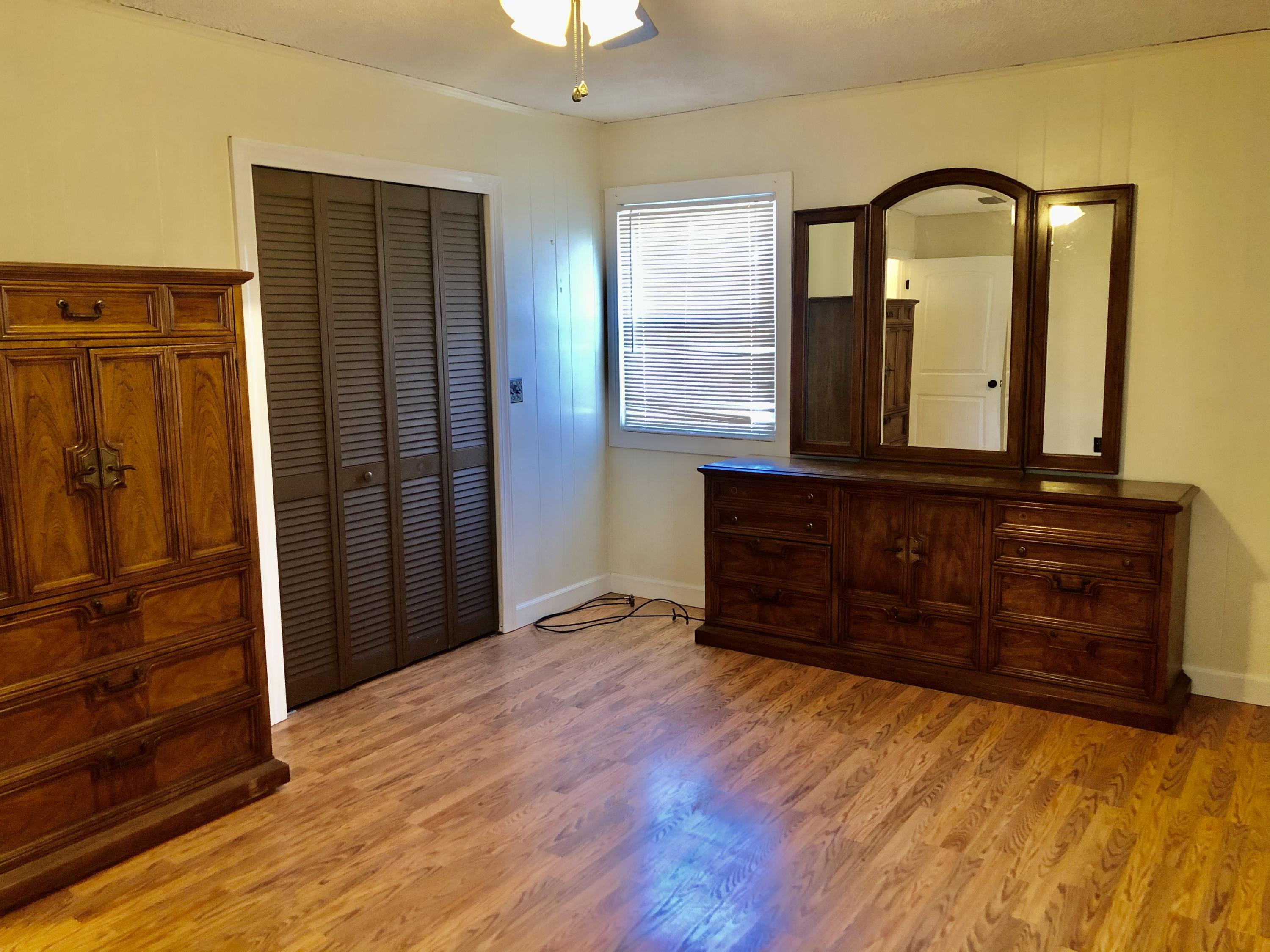 802 Henson Road Bristol, TN 37620 - Photo 32 of 37 5CB2507D-796D-4621-9C25-FA597E492D44