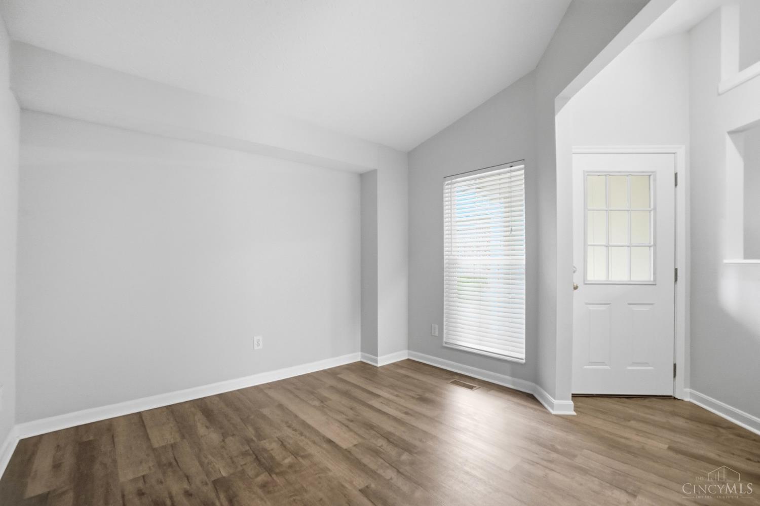 6765 Verde Ridge Drive Cincinnati, OH 45247 - Photo 6 of 57 Gallery Image 6