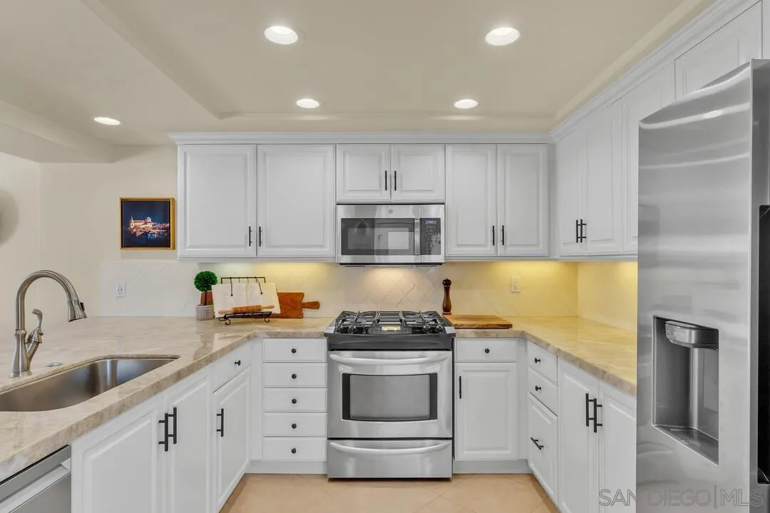 4 GingerTree Lane Coronado, CA 92118 - Photo 5 of 47