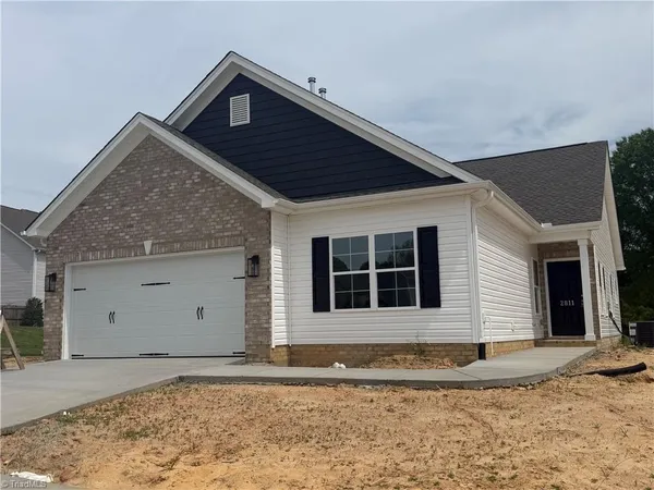 $422,736 | 2811 Berwick Vly Drive, Winston-Salem, NC 27127