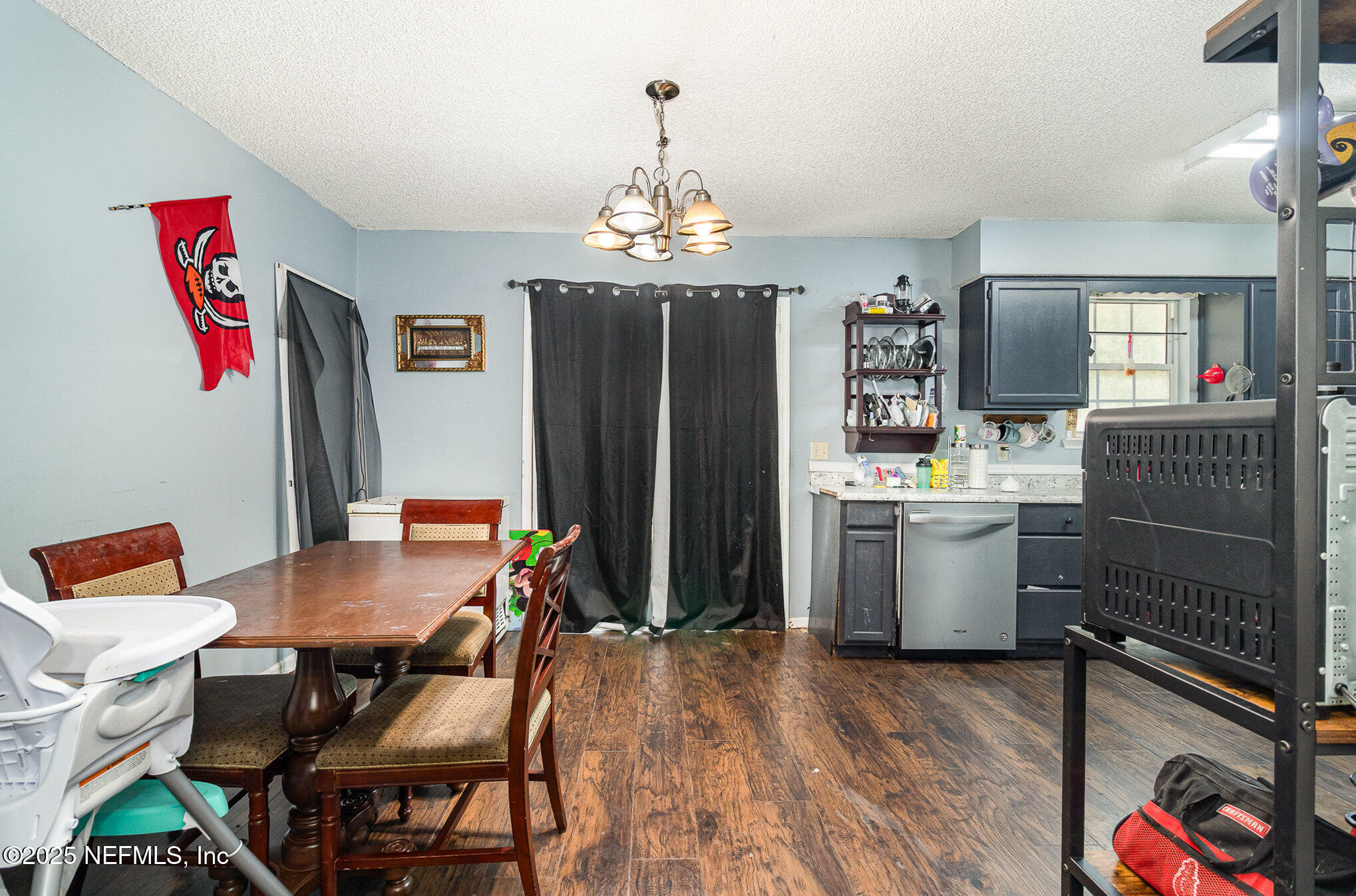 104 East Oakside Drive Interlachen, FL 32148 - Photo 10 of 26 a dining room with furniture and window