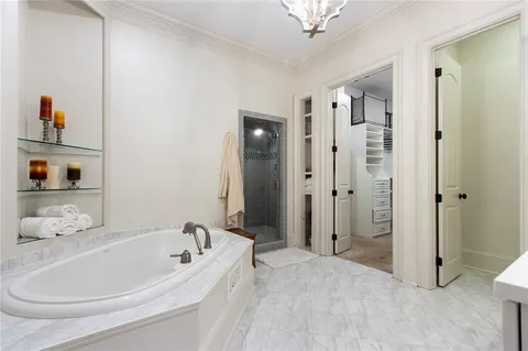 $1,325,000 | 6925 Canal Boulevard, New Orleans, LA 70124