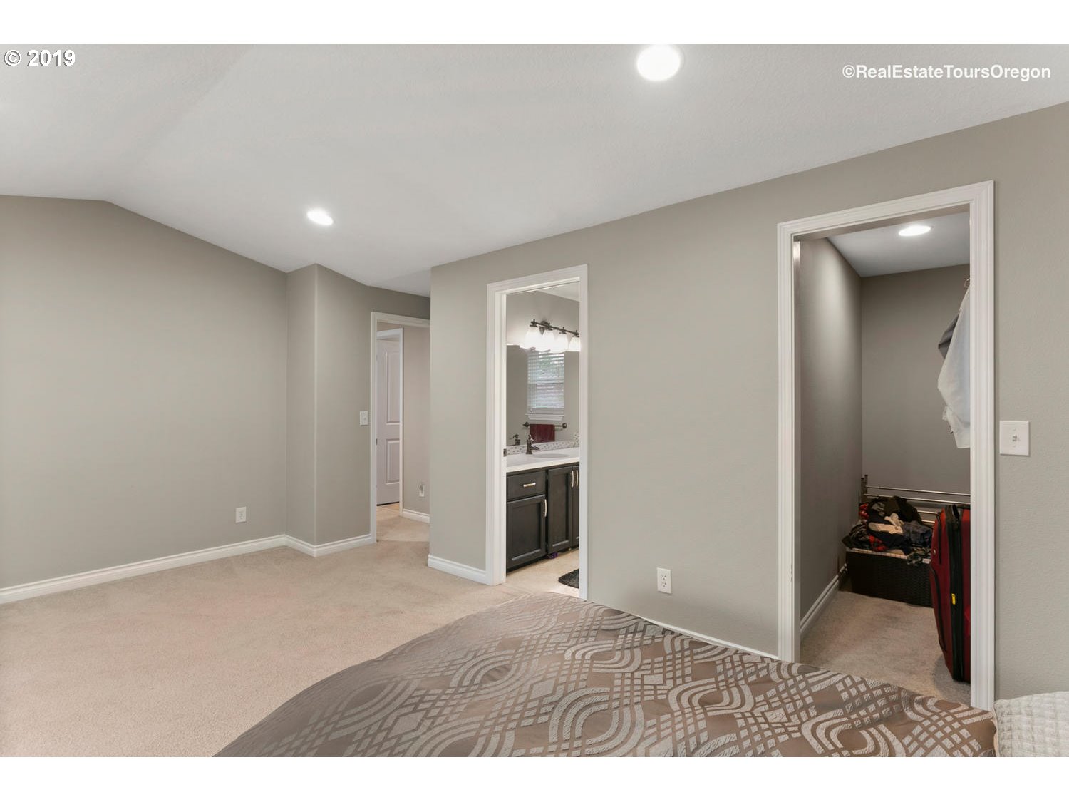 8947 Southwest 76th Place Portland, OR 97223 - Photo 19 of 32 Gallery Image 19