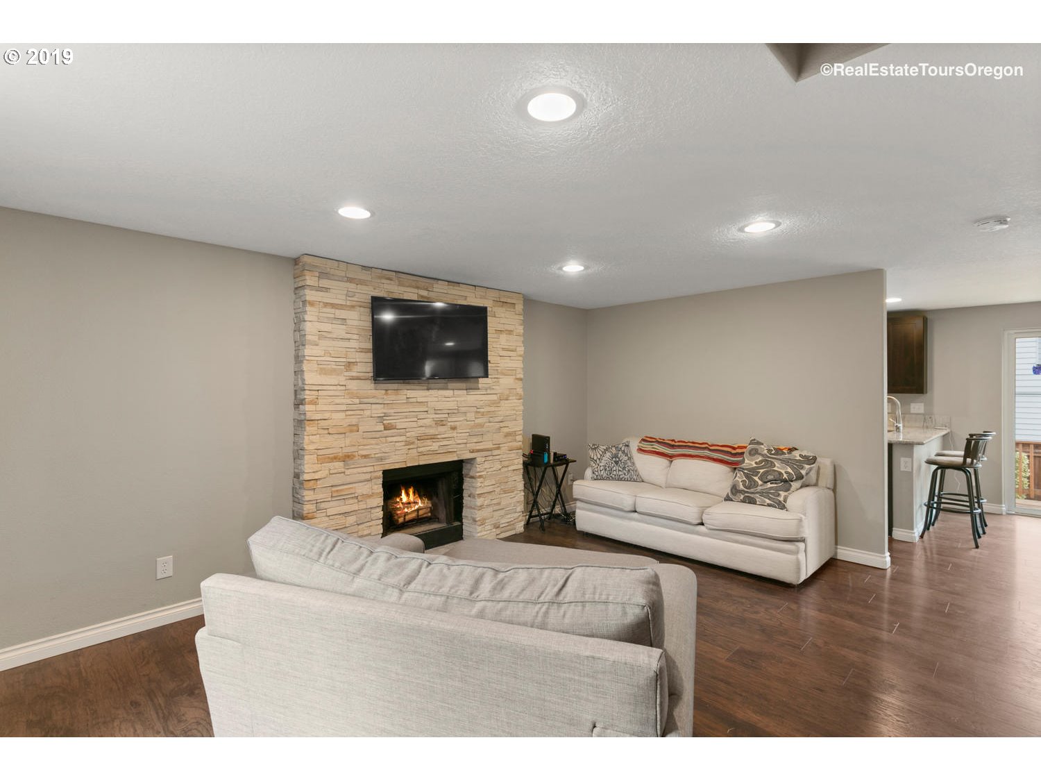 8947 Southwest 76th Place Portland, OR 97223 - Photo 7 of 32 Gallery Image 7