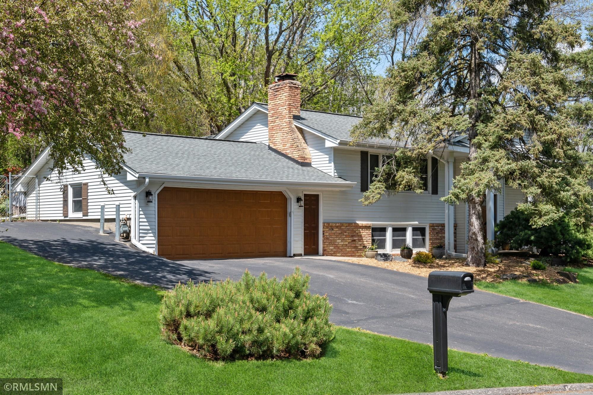 6896 Rosemary Road Eden Prairie, MN 55346 - Photo 2 of 30 Gallery Image 2