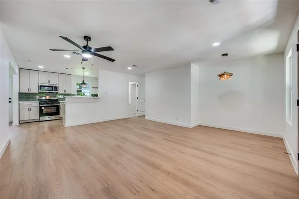 $2,600 | 1646 Jackson Street, Grand Prairie, TX 75051