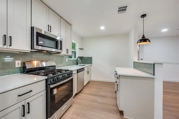 $2,600 | 1646 Jackson Street, Grand Prairie, TX 75051