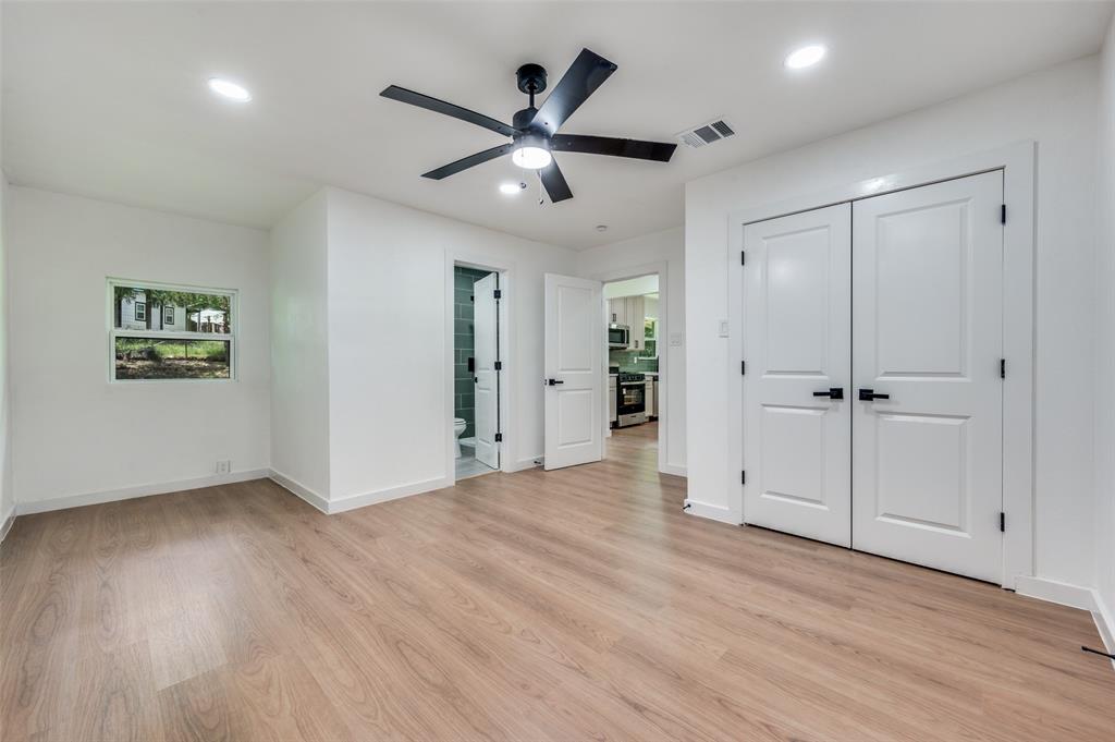 1646 Jackson Street Grand Prairie, TX 75051 - Photo 5 of 12