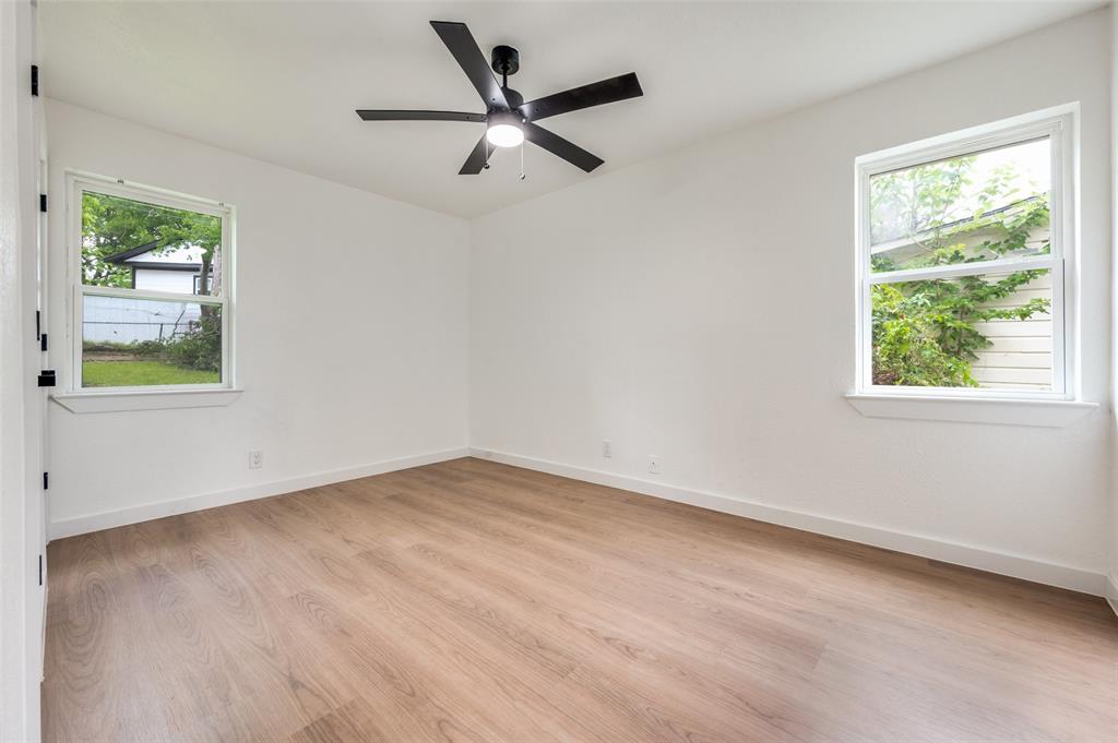 1646 Jackson Street Grand Prairie, TX 75051 - Photo 7 of 12