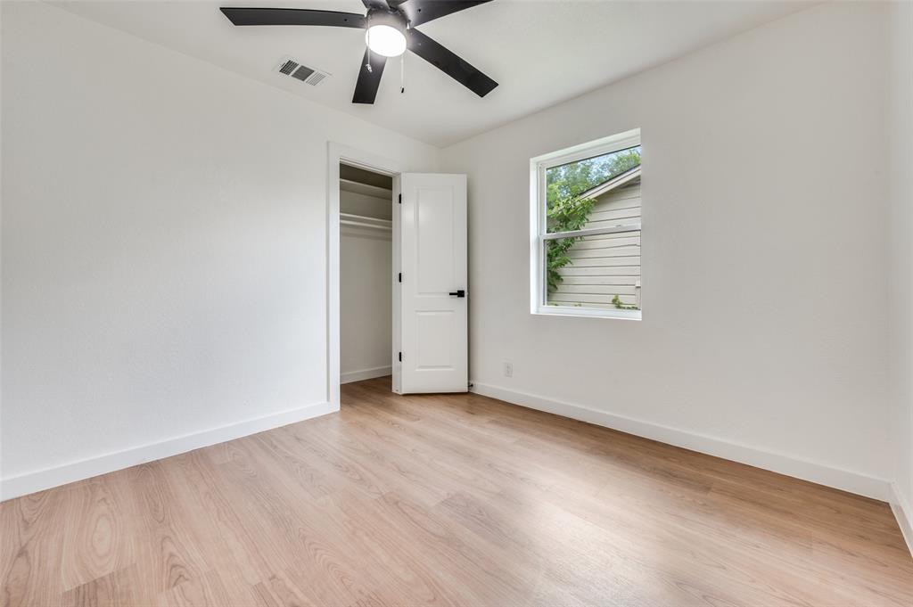 1646 Jackson Street Grand Prairie, TX 75051 - Photo 9 of 12