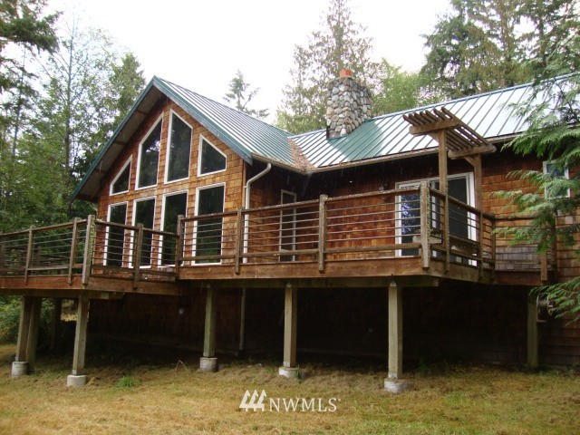 8193 Mossy Rock Road Clinton, WA 98236 - Photo 2 of 18 Gallery Image 2