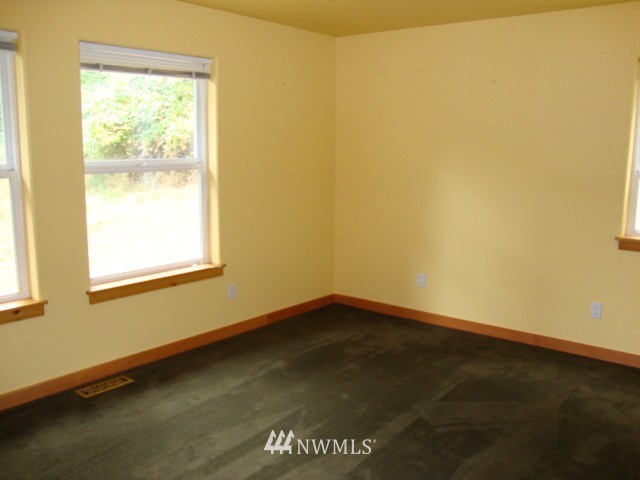 8193 Mossy Rock Road Clinton, WA 98236 - Photo 12 of 18 Gallery Image 12