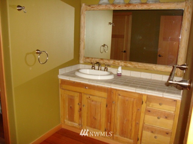 8193 Mossy Rock Road Clinton, WA 98236 - Photo 13 of 18 Gallery Image 13