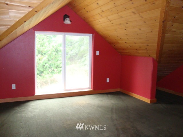 8193 Mossy Rock Road Clinton, WA 98236 - Photo 15 of 18 Gallery Image 15