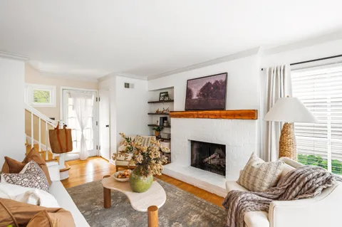 $549,000 | 6221 North Lake Drive, Whitefish Bay, WI 53217