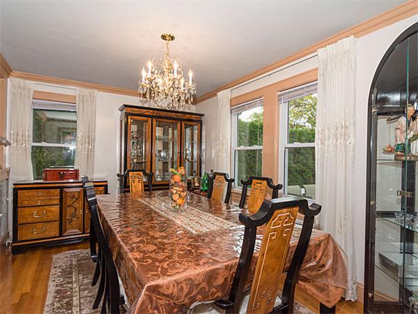 76 Marlborough Road Waltham, MA 02452 - Photo 8 of 27 Gallery Image 8