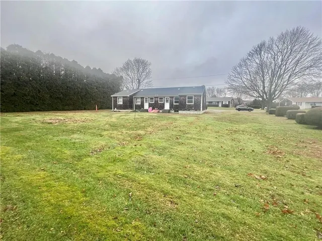 $2,400 | 19 Ethel Drive, Portsmouth, RI 02871