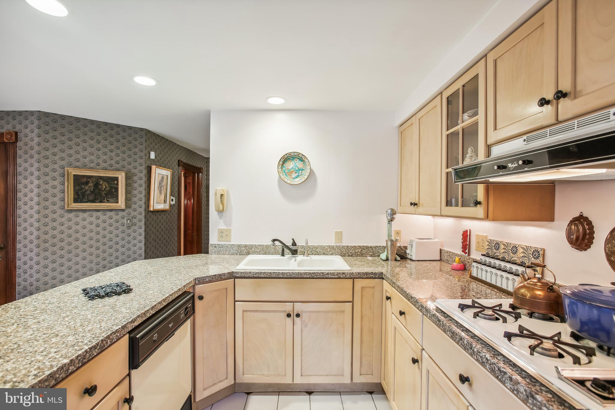 1252 10th Street Northwest Washington, DC 20001 - Photo 36 of 58 Gas cook top