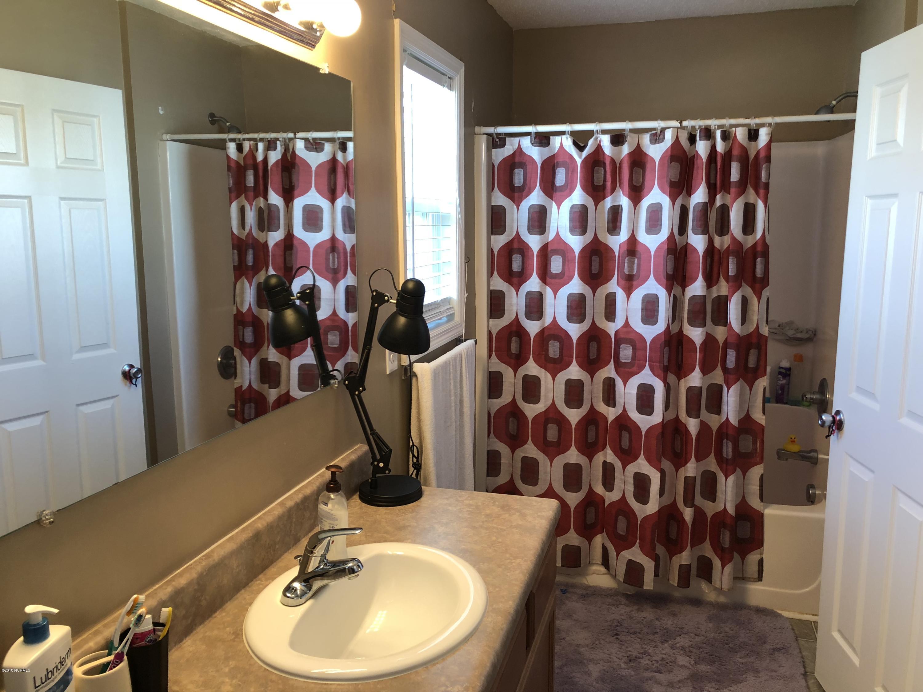 108 Gamble Way Hubert, NC 28539 - Photo 14 of 26 Master Bath