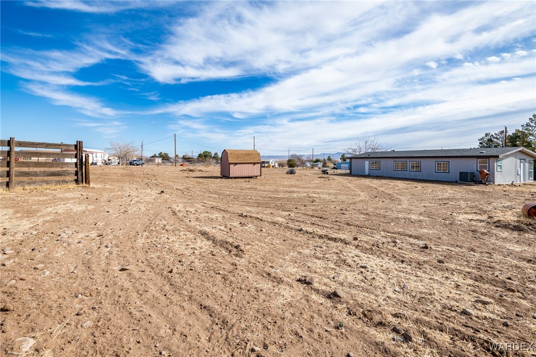 4295 North Shadow Road Kingman, AZ 86409 - Photo 16 of 34 Yard