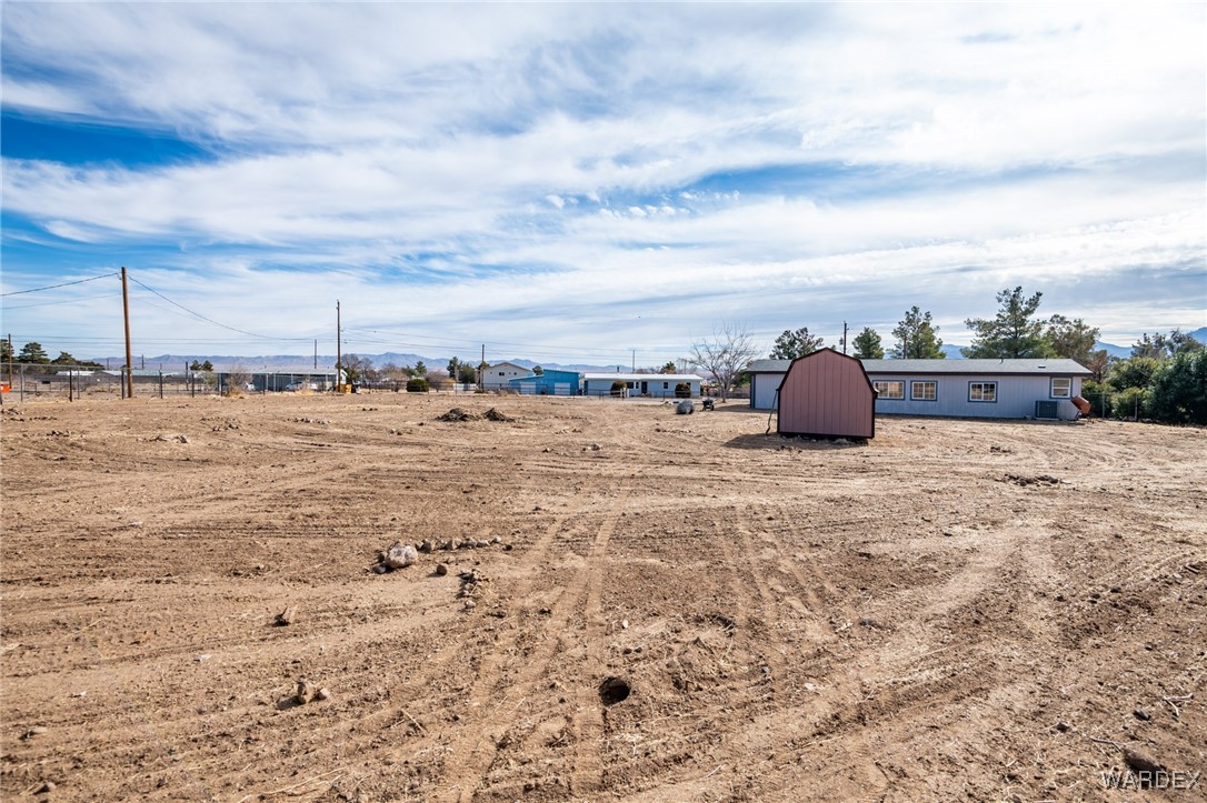 4295 North Shadow Road Kingman, AZ 86409 - Photo 25 of 34 Yard