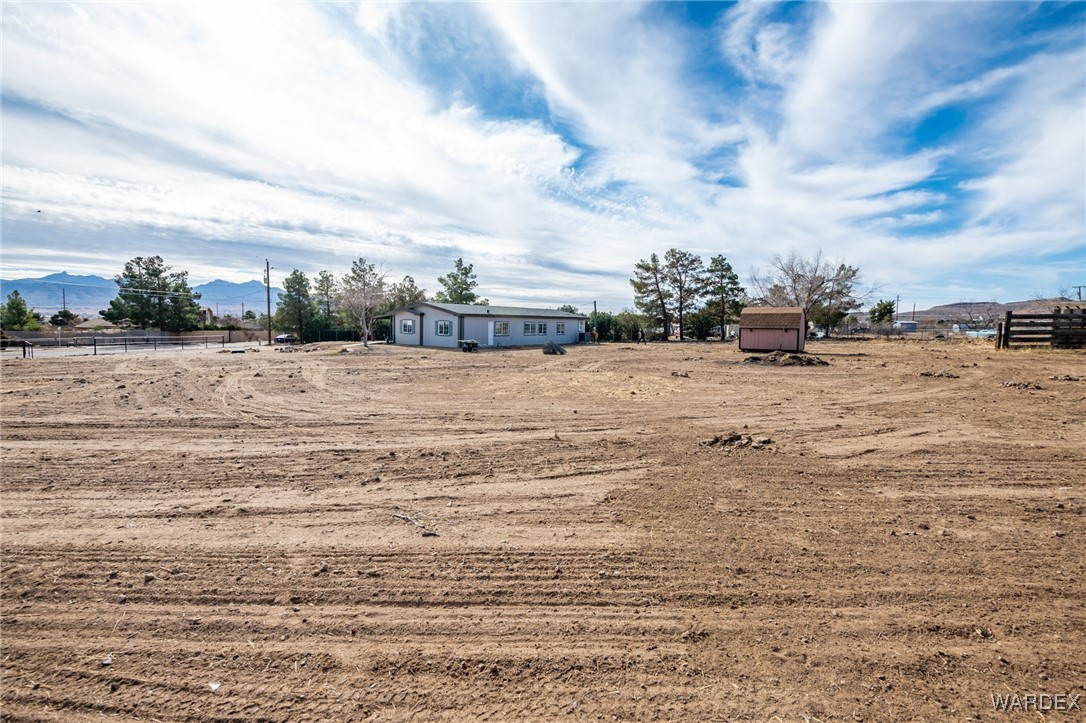 4295 North Shadow Road Kingman, AZ 86409 - Photo 27 of 34 Yard