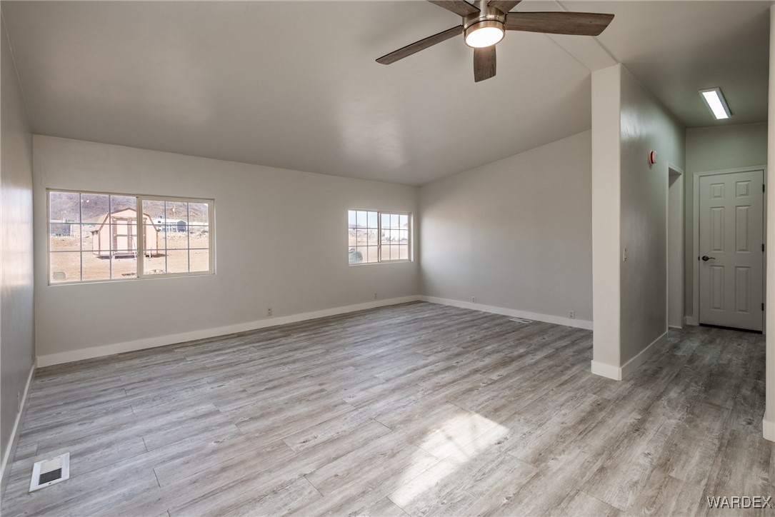 4295 North Shadow Road Kingman, AZ 86409 - Photo 3 of 34 Living Room