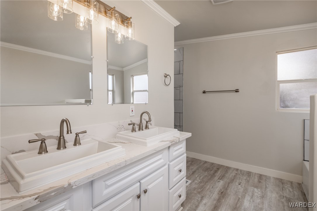 4295 North Shadow Road Kingman, AZ 86409 - Photo 9 of 34 Bathroom