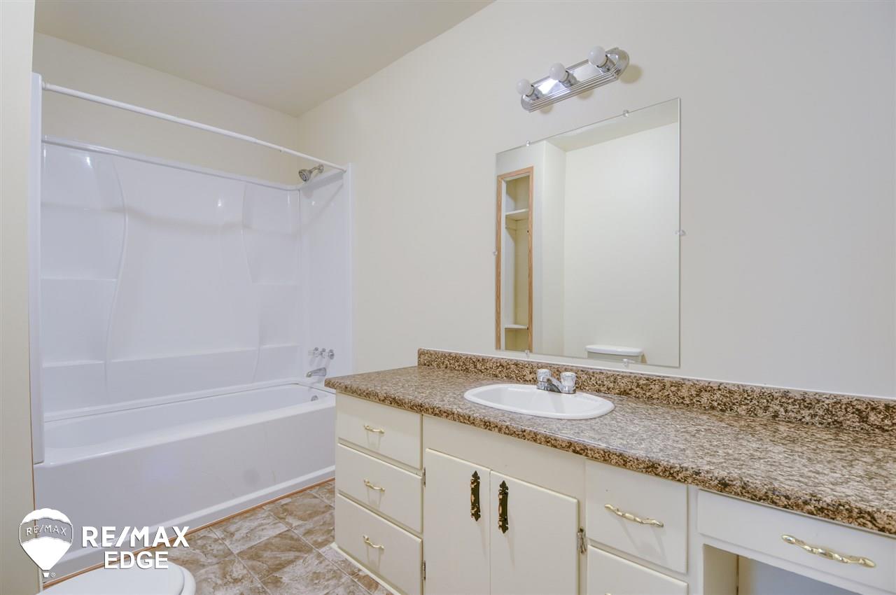 6037 North Irish Road Davison, MI 48423 - Photo 14 of 32 31391485-13.JPG