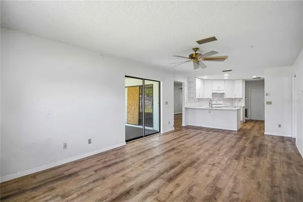 $350,000 | 2715 27th Ave Drive West, Bradenton, FL 34205