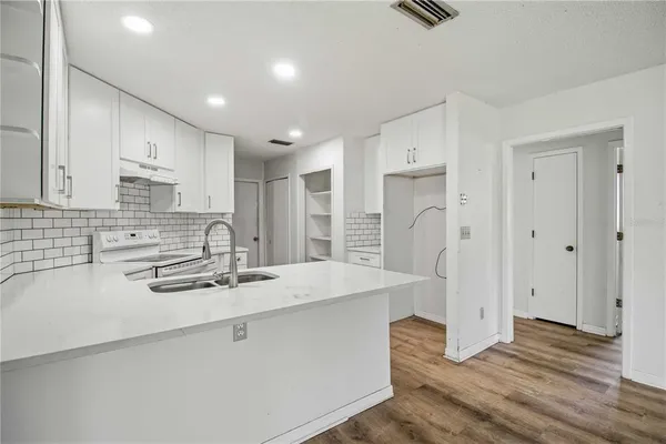 $350,000 | 2715 27th Ave Drive West, Bradenton, FL 34205