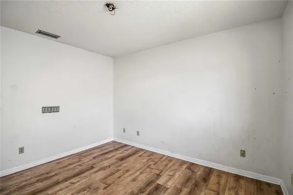 $350,000 | 2715 27th Ave Drive West, Bradenton, FL 34205