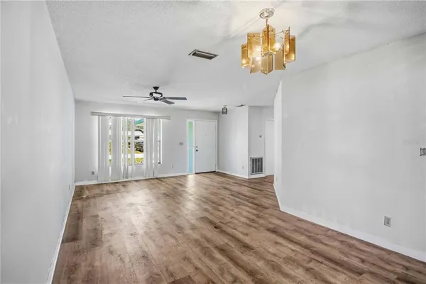 $350,000 | 2715 27th Ave Drive West, Bradenton, FL 34205