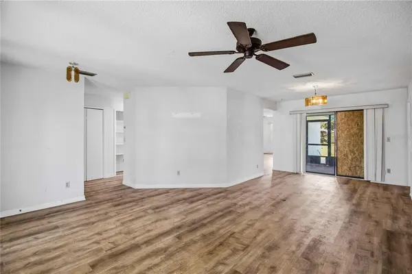 $350,000 | 2715 27th Ave Drive West, Bradenton, FL 34205
