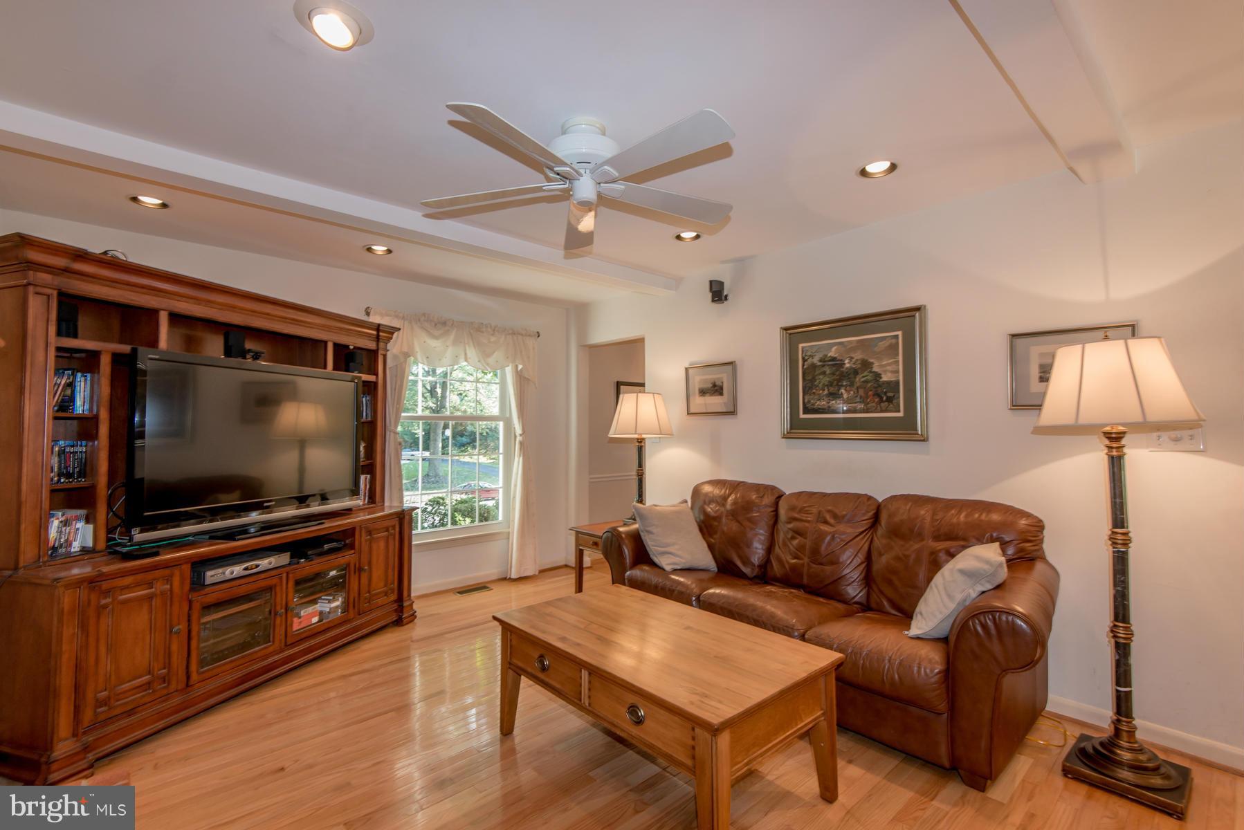 9445 Dunloggin Road Ellicott City, MD 21042 - Photo 3 of 27 Family Room