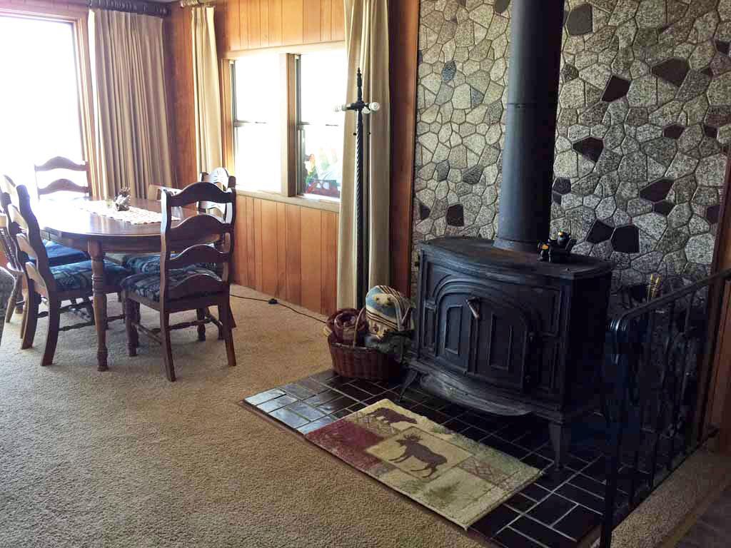 672 Lakewood Road Traverse City, MI 49685 - Photo 18 of 48 1832088-17.JPG