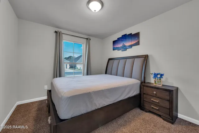 $250,000 | 214 South Lakepointe Drive, Lafayette, LA 70506