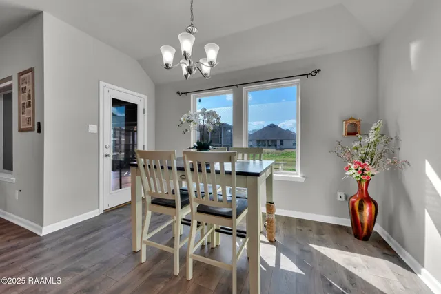 $250,000 | 214 South Lakepointe Drive, Lafayette, LA 70506