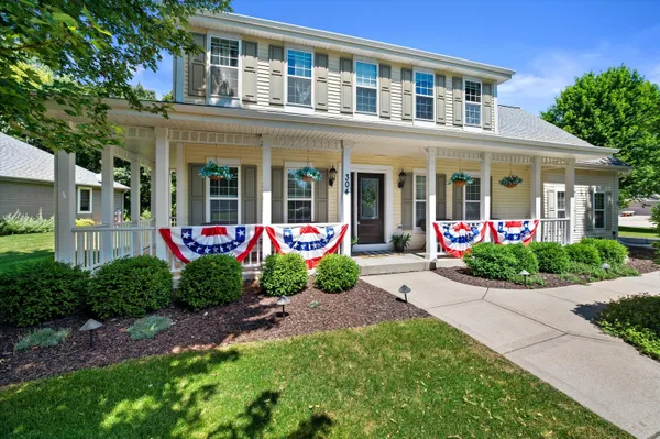 $689,900 | 304 Woodlands Court, Hartland, WI 53029