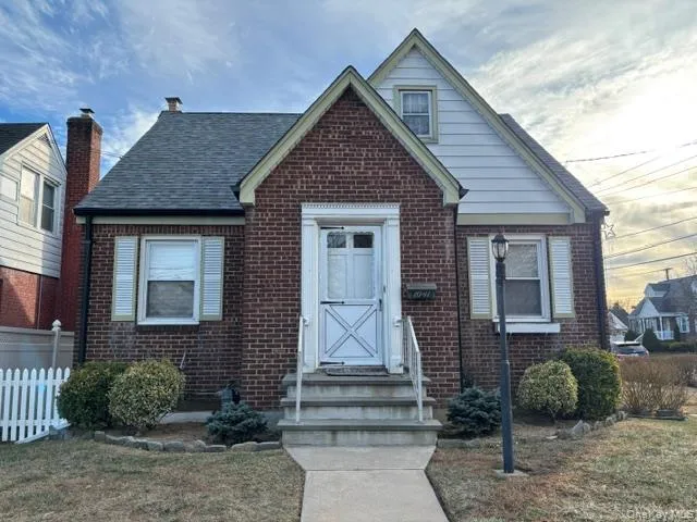 $737,500 | 1041 Mosefan Street, Franklin Square, NY 11010