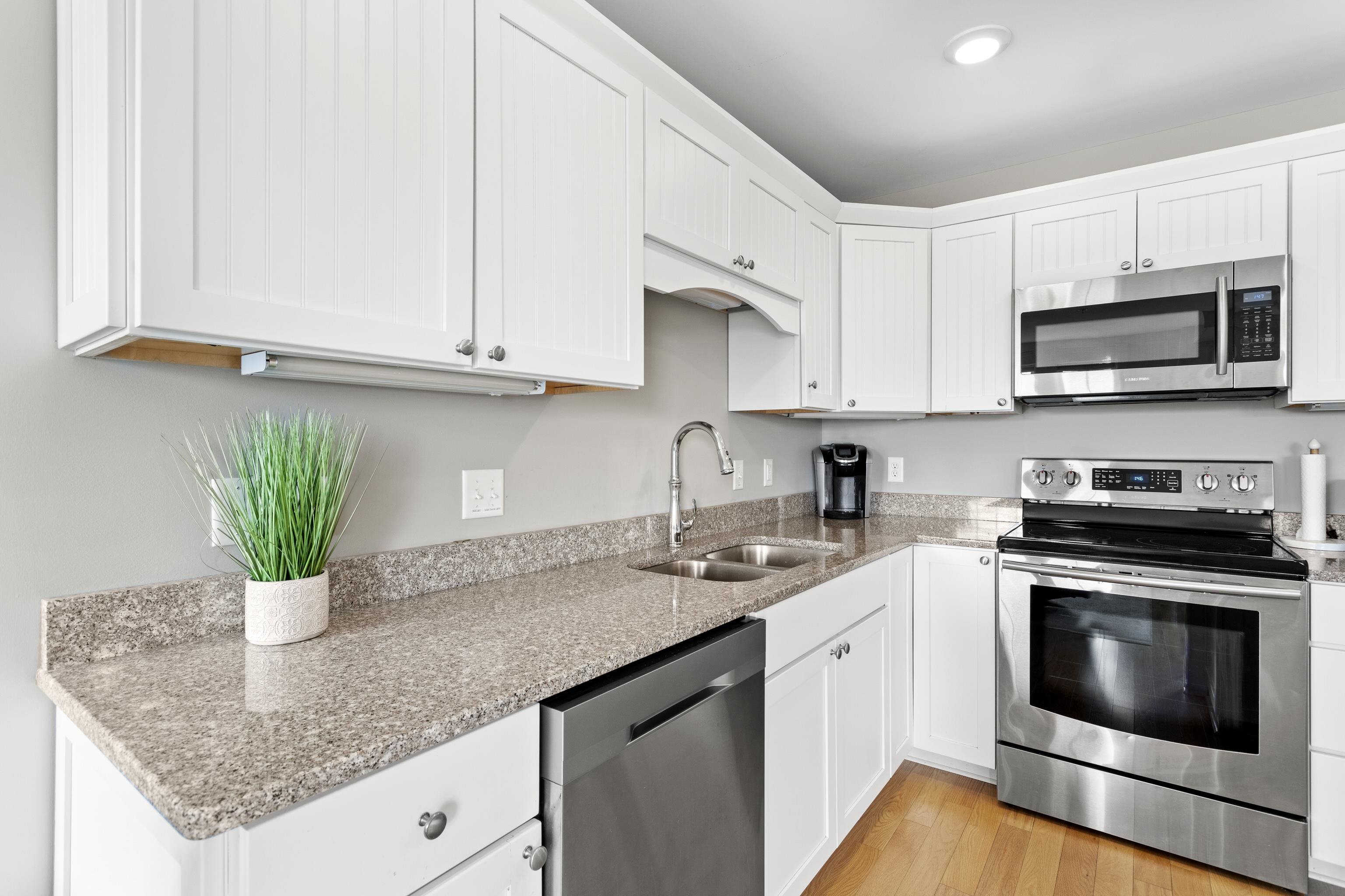 580 Winnacunnet Road, Unit 101 Hampton, NH 03842 - Photo 11 of 45