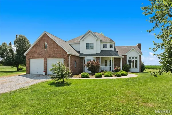 $469,900 | 14898 Old Trenton Road, Trenton, IL 62293