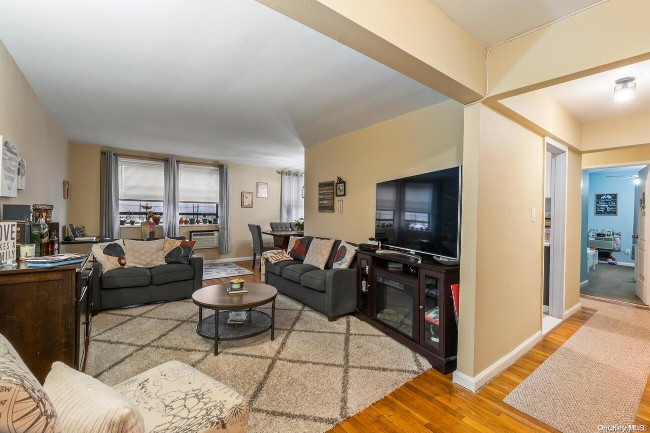 131-11 Kew Gardens Road, Unit 4A Queens, NY 11418 - Photo 1 of 1 FOYER/ HALLWAY