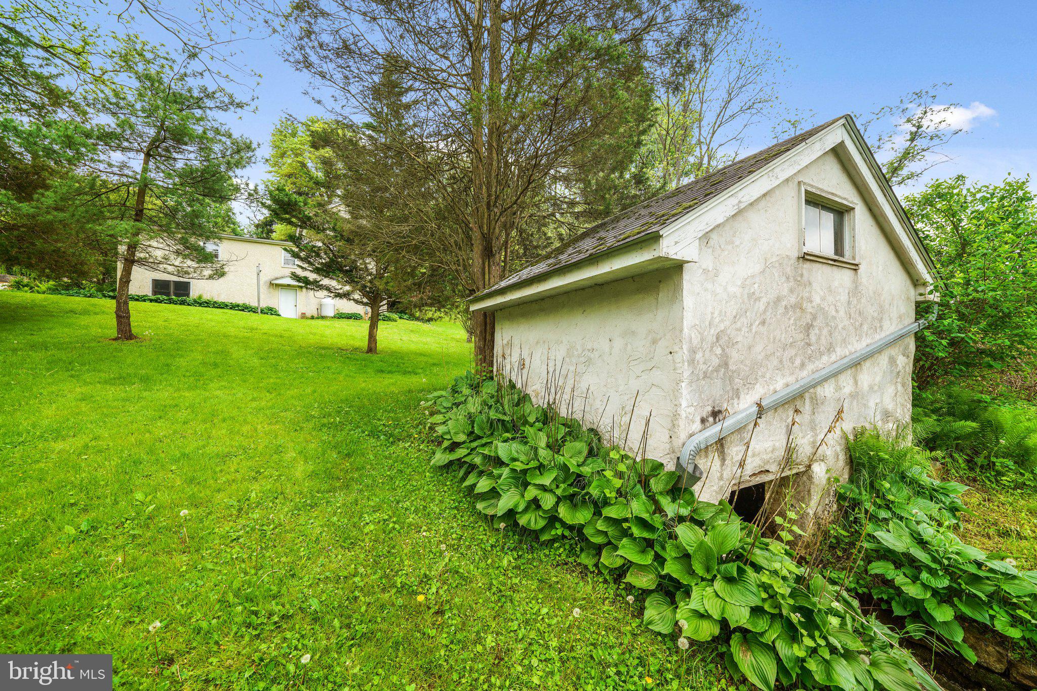 1046 Pike Springs Road Phoenixville, PA 19460 - Photo 12 of 51 Spring House