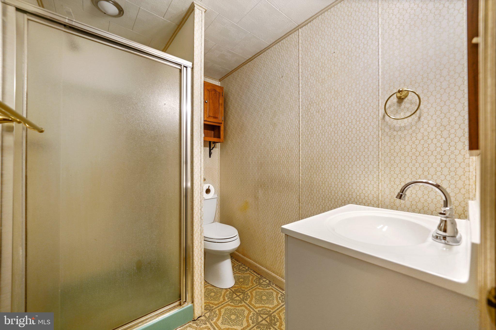 1046 Pike Springs Road Phoenixville, PA 19460 - Photo 44 of 51 Full bath in hallway in addition