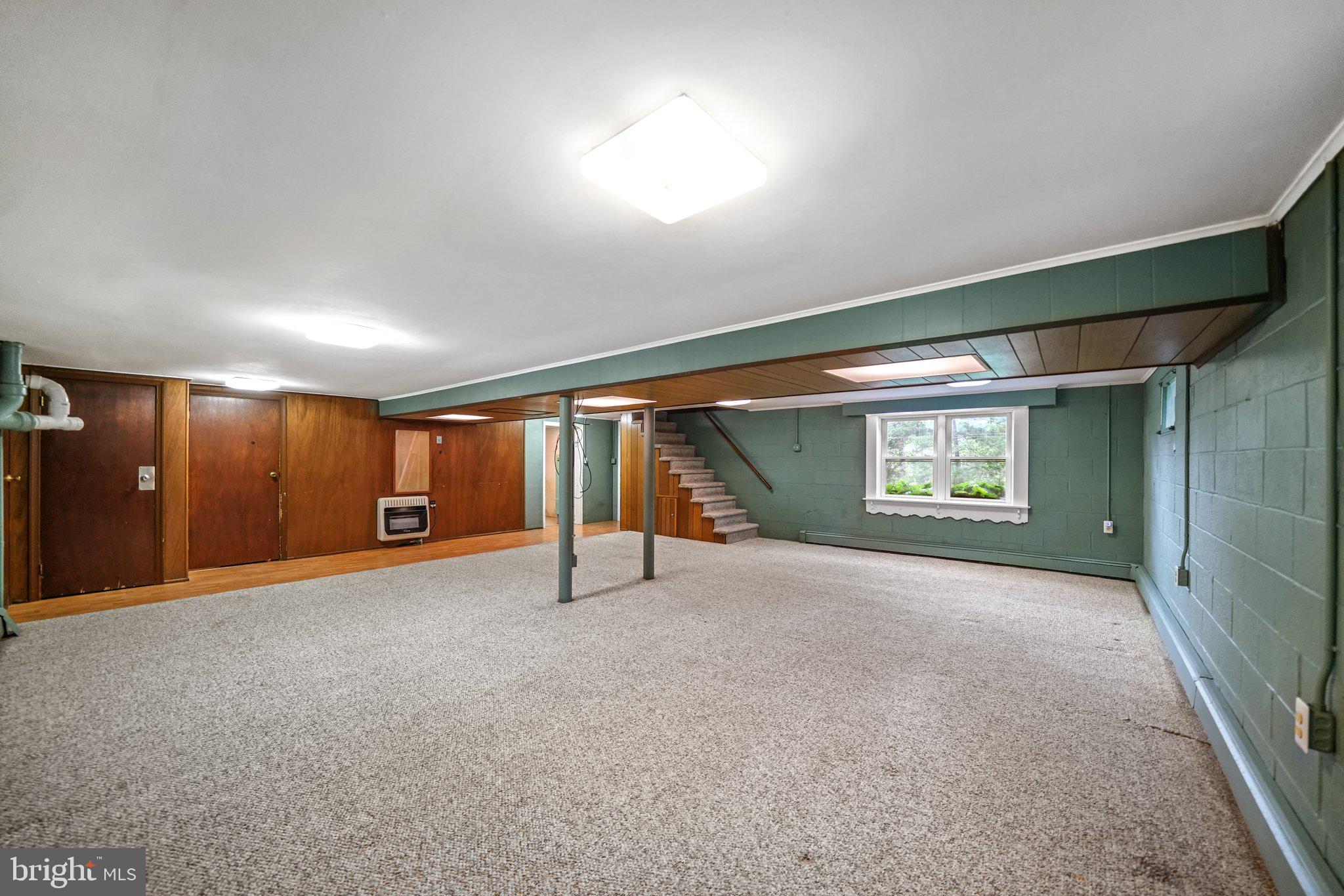 1046 Pike Springs Road Phoenixville, PA 19460 - Photo 47 of 51 Large family room