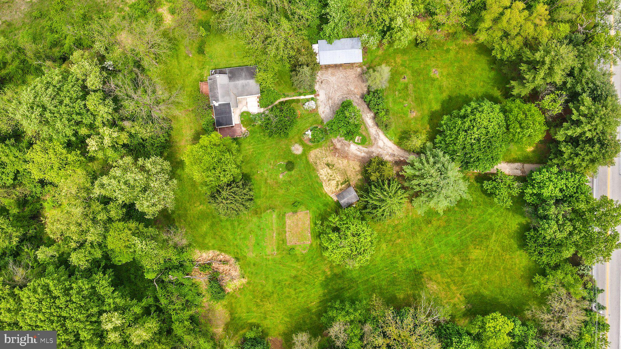 1046 Pike Springs Road Phoenixville, PA 19460 - Photo 5 of 51